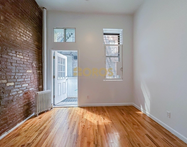 East 10th Street - Photo Thumbnail 1