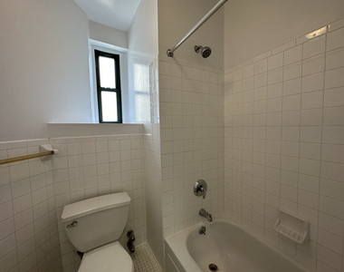 East 79th Street - Photo Thumbnail 3