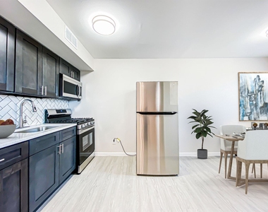 9400-9414 Roosevelt Blvd. - Photo Thumbnail 6