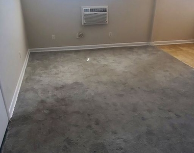 9400-9414 Roosevelt Blvd. - Photo Thumbnail 4