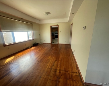 118 Lackawanna Avenue - Photo Thumbnail 11