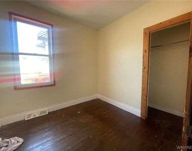 118 Lackawanna Avenue - Photo Thumbnail 12