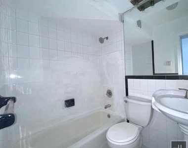 113-15 76 Road - Photo Thumbnail 5
