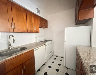 113-15 76 Road - Photo Thumbnail 4
