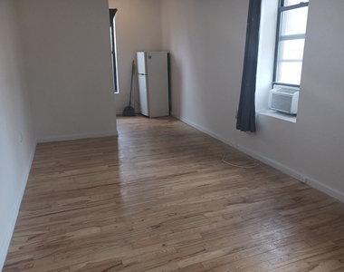 402 West 51st Street - Photo Thumbnail 1