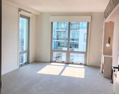 1310 Nw Naito Parkway Unit 806 - Photo Thumbnail 20