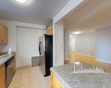 301 East 47th Street - Photo Thumbnail 2