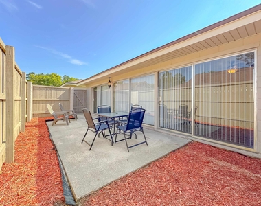 2241 W Pensacola Street - Photo Thumbnail 31