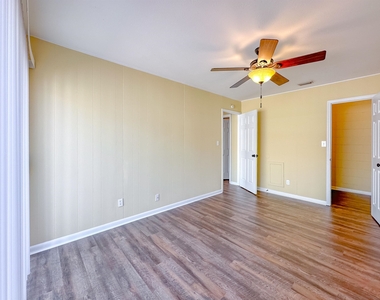 2241 W Pensacola Street - Photo Thumbnail 2