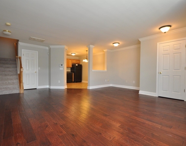 8600 Neuse Landing Lane - Photo Thumbnail 2