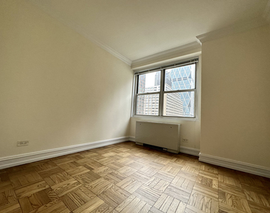 8th Avenue - Photo Thumbnail 2