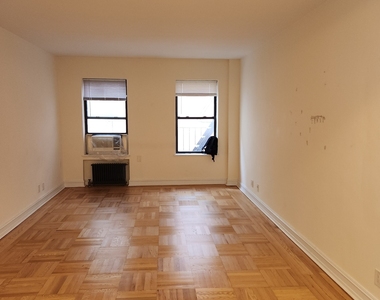 East 46th Street/ 2nd ave - Photo Thumbnail 2