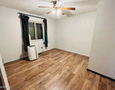 4851 Turquoise Cir - Photo Thumbnail 4