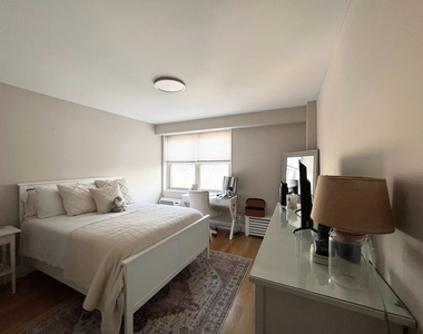 Greenwich Street, Tribeca, NY, New York. - Photo Thumbnail 0