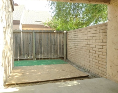 3430 N. Marks Avenue - Photo Thumbnail 10