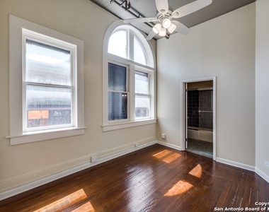 245 Losoya St - Photo Thumbnail 6