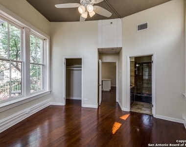 245 Losoya St - Photo Thumbnail 16