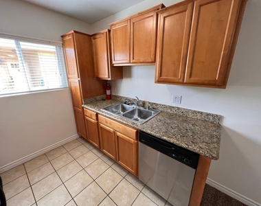 1340 Holly Ave Unit 12 - Photo Thumbnail 13