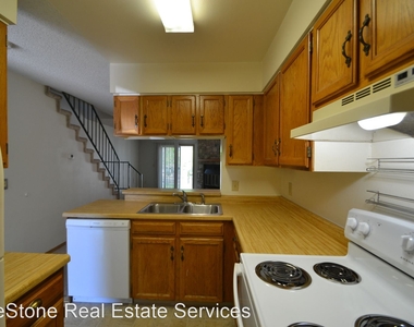 3524 Queen Anne Way - Photo Thumbnail 5