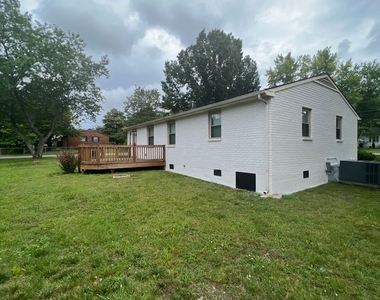 709 Liberty Pike - Photo Thumbnail 12