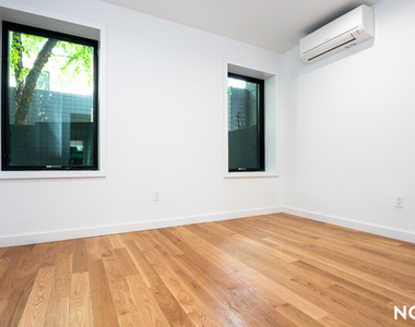 163 Roebling Street - Photo Thumbnail 9