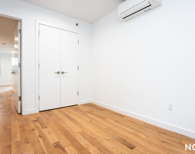 163 Roebling Street - Photo Thumbnail 6
