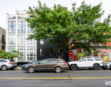 163 Roebling Street - Photo Thumbnail 2