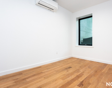 163 Roebling Street - Photo Thumbnail 7