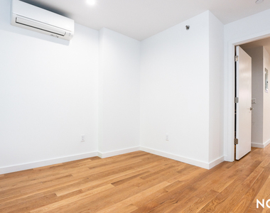 163 Roebling Street - Photo Thumbnail 10