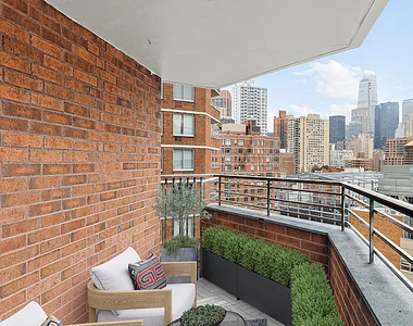460 2nd Avenue - Photo Thumbnail 3