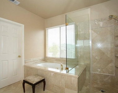 5770 Vitero Way - Photo Thumbnail 10