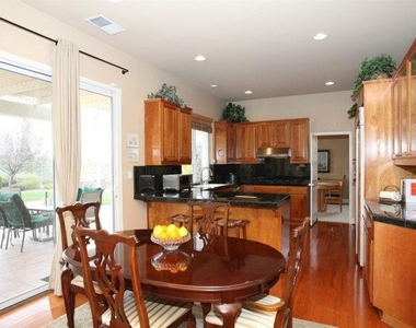 5770 Vitero Way - Photo Thumbnail 2