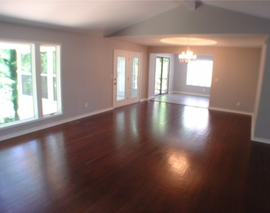 19 Neffwood  Ln - Photo Thumbnail 4