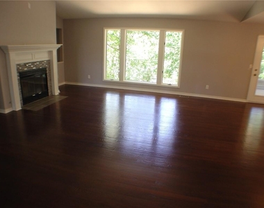 19 Neffwood  Ln - Photo Thumbnail 3