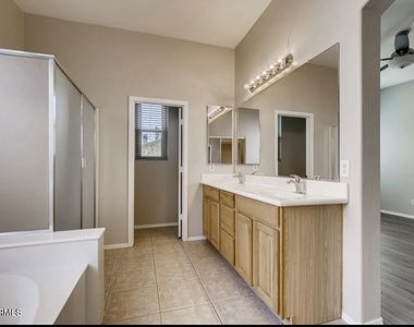 7449 W Tether Trail - Photo Thumbnail 13