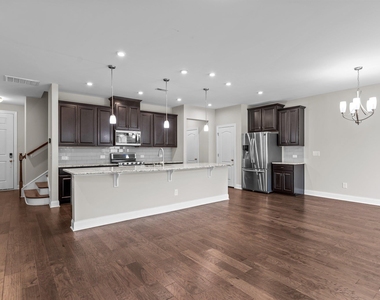 814 Rymark Court - Photo Thumbnail 10