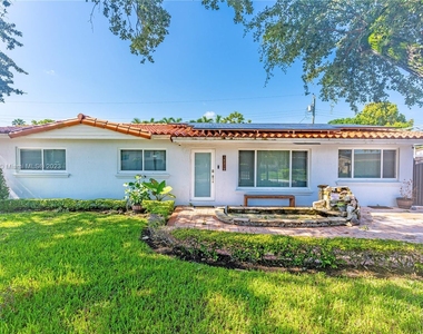 10310 Sw 43rd St - Photo Thumbnail 2