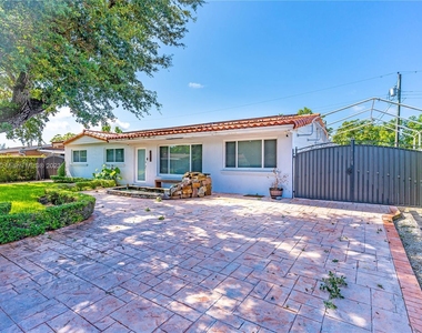 10310 Sw 43rd St - Photo Thumbnail 4
