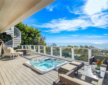 1121 Coast View Drive - Photo Thumbnail 12