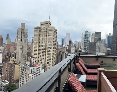 East 39th Street Between 2nd & 3rd - Photo Thumbnail 14