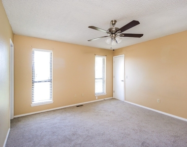 11041 N Eagle Lane - Photo Thumbnail 9