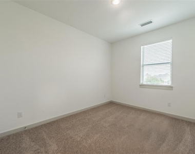 5821 Boulder Way - Photo Thumbnail 16