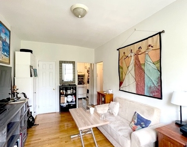 322 West 101st Street - Photo Thumbnail 2