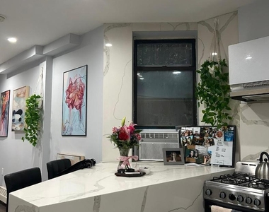 952 Bergen Street - Photo Thumbnail 1