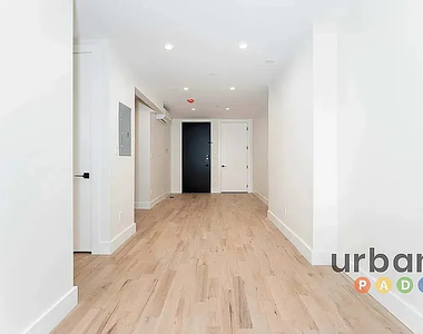 123 Park Avenue - Photo Thumbnail 2