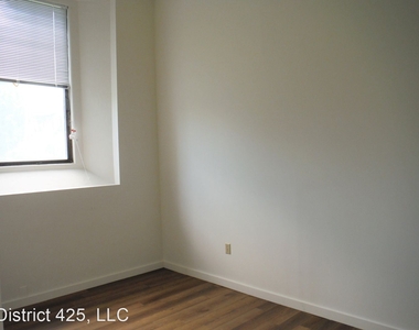 425 Glen Street - Photo Thumbnail 13