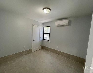 7221 Burchell Avenue - Photo Thumbnail 9