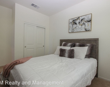 1205 Calle Seabass Unit 46 - Photo Thumbnail 11