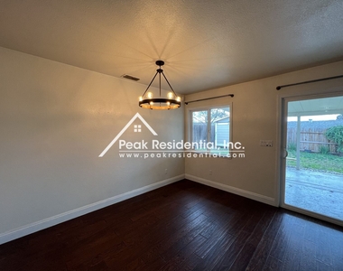 7808 Highland Ave - Photo Thumbnail 5