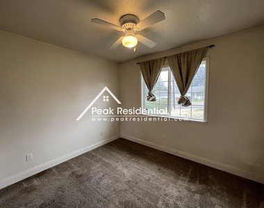 7808 Highland Ave - Photo Thumbnail 14